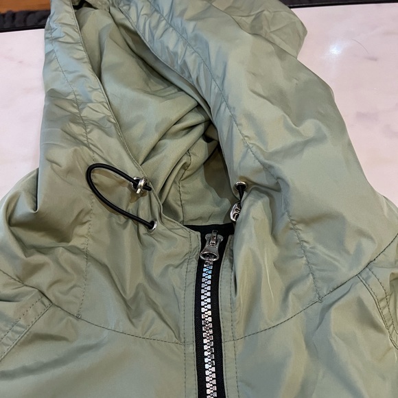 Green Jacket - Picture 5 of 5